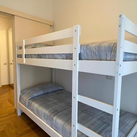 The Little Duck - Modern Apartment With Balcony Como Exteriör bild