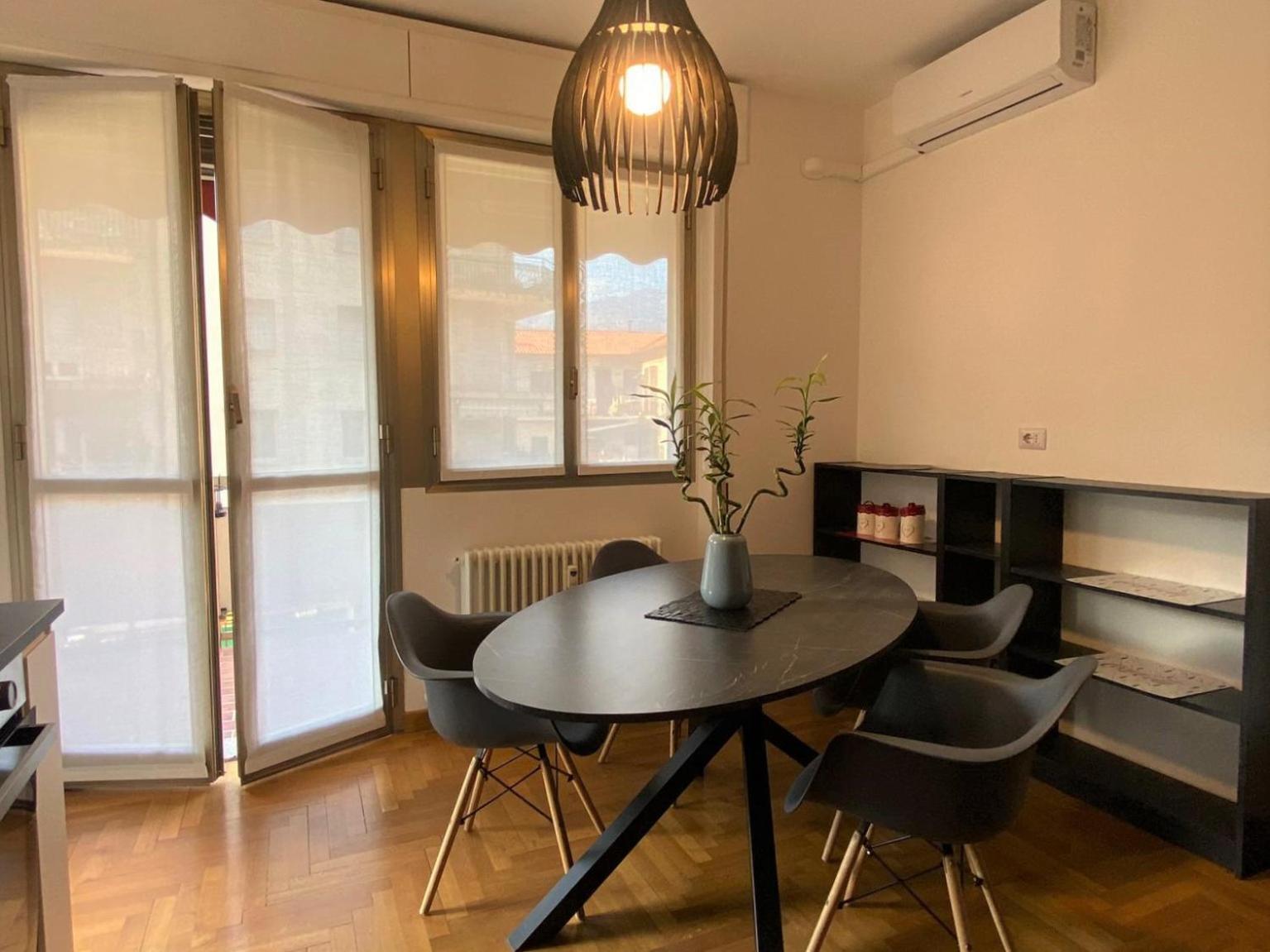 The Little Duck - Modern Apartment With Balcony Como Exteriör bild