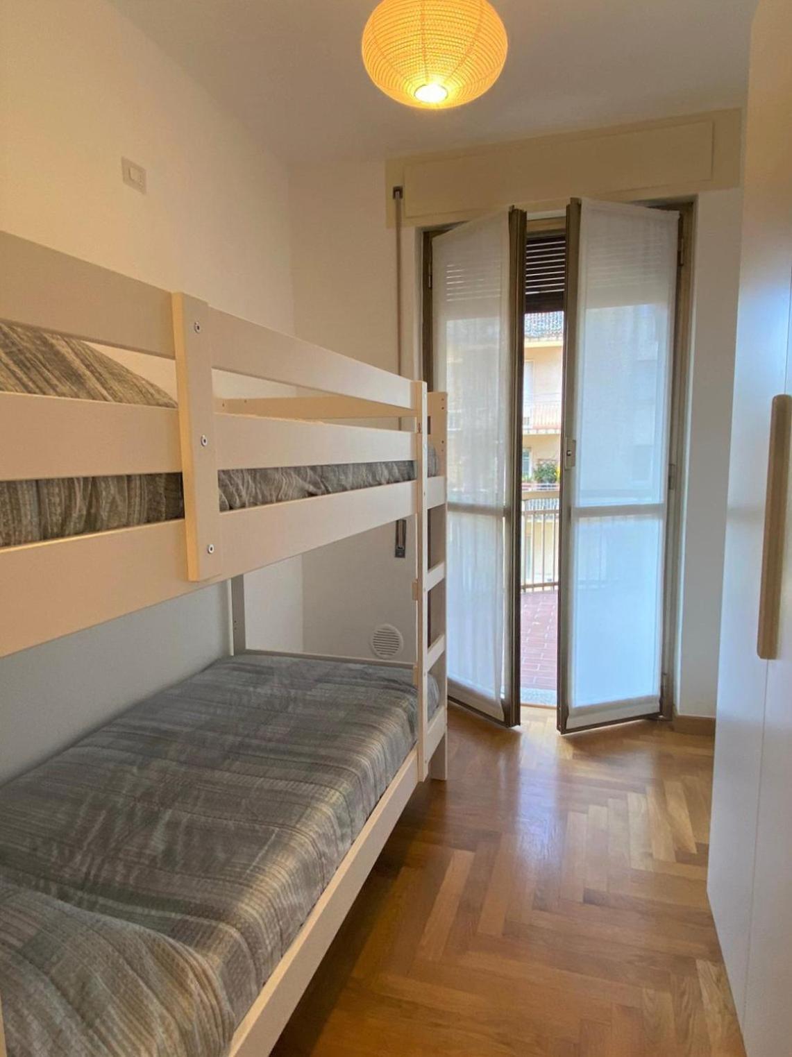 The Little Duck - Modern Apartment With Balcony Como Exteriör bild