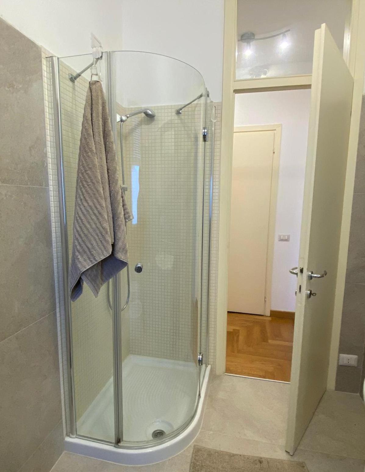 The Little Duck - Modern Apartment With Balcony Como Exteriör bild