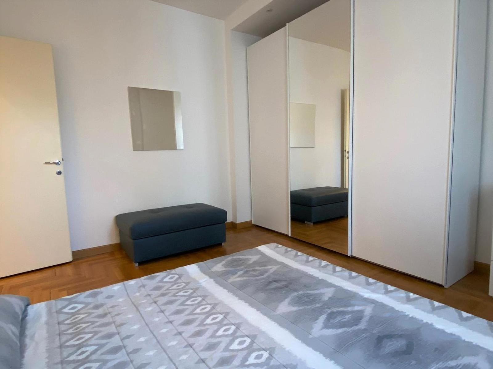 The Little Duck - Modern Apartment With Balcony Como Exteriör bild
