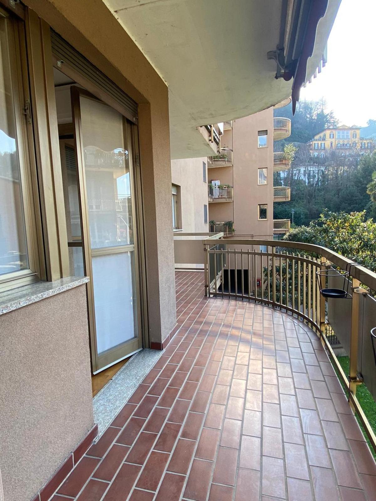 The Little Duck - Modern Apartment With Balcony Como Exteriör bild